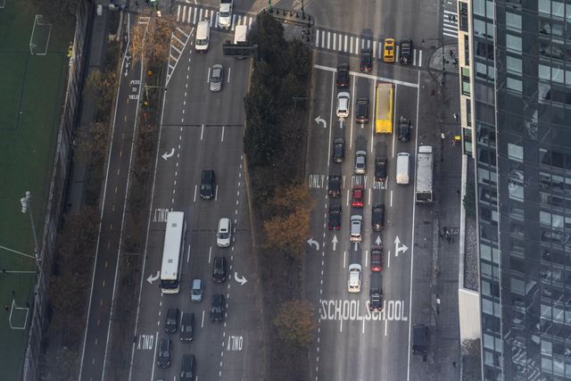 An aerial view of New York City traffic on the West Side Highway.